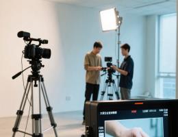 普通的室内环境一样的可以玩出光影大片！/宣传片拍摄-企业宣传片拍摄-企业宣传片-三维动画制作-制作宣传片公司-影视公司